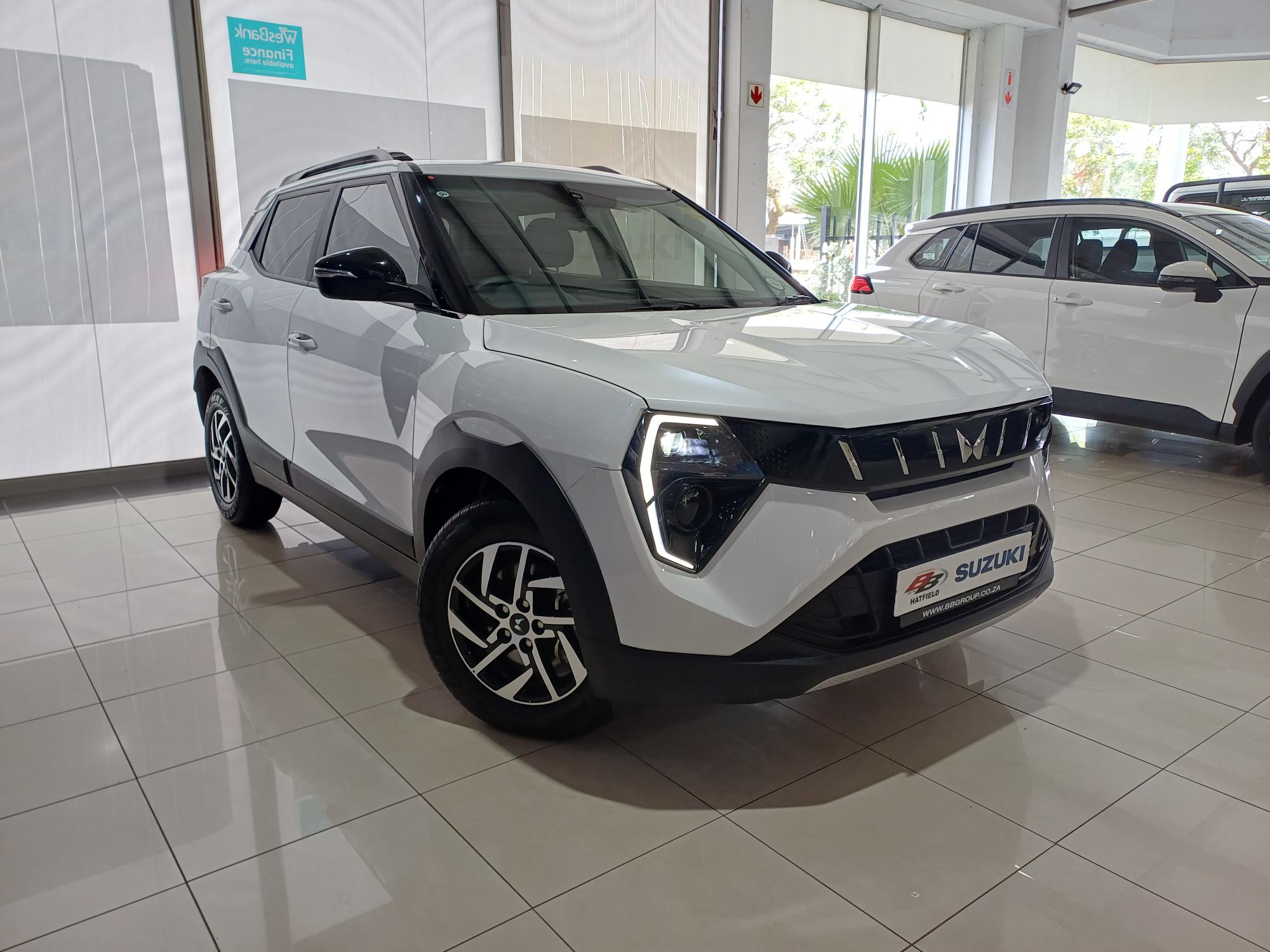 2025 Mahindra XUV 3XO 1.2T AX5 Auto Q2FyTGlzdGluZzo2MDk0OTk R309900 ...