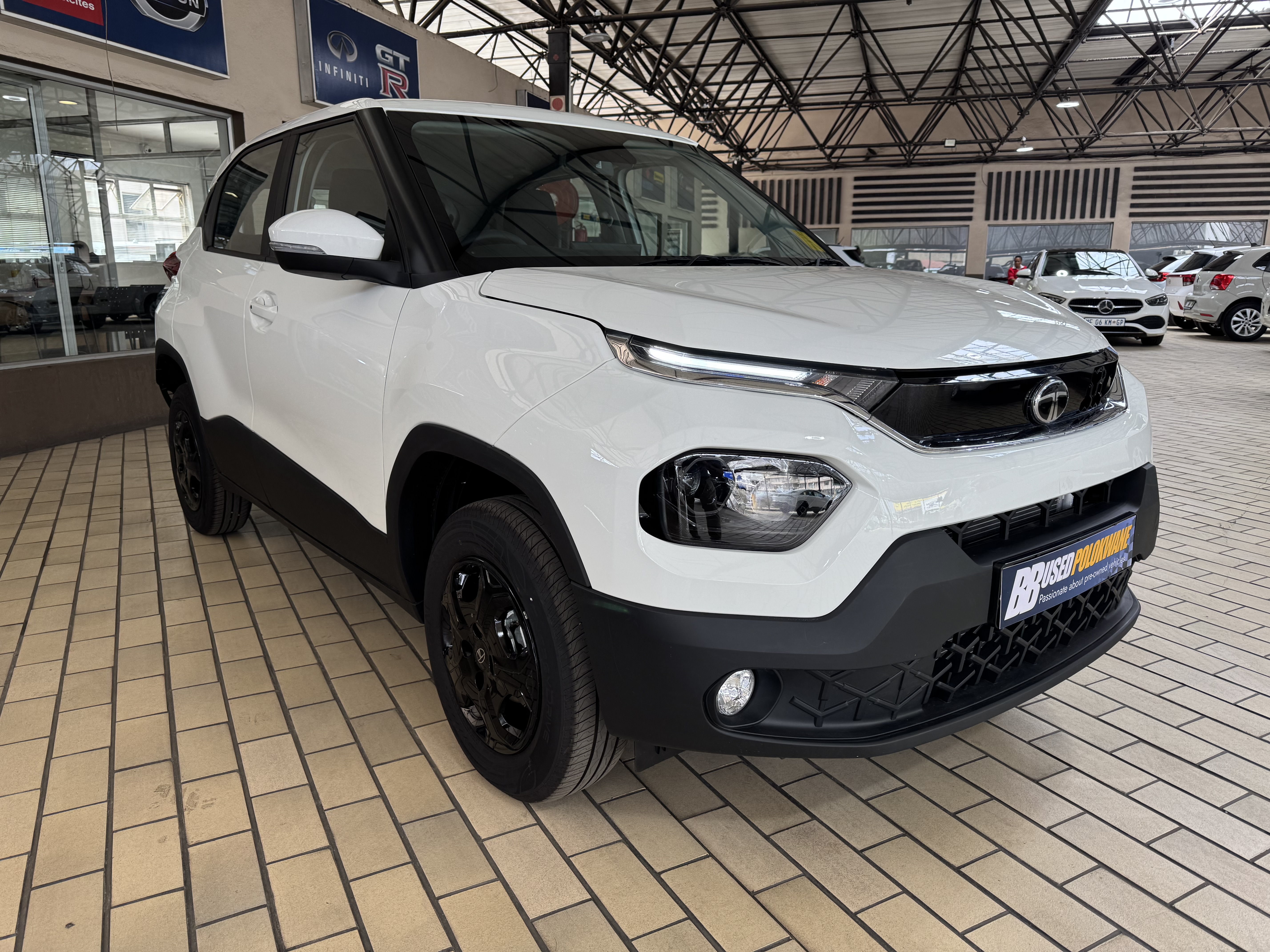 2025 TATA Curvv 1.2T Pure Q2FyTGlzdGluZzo1NTY1OTQ R339900 | Avo Auto
