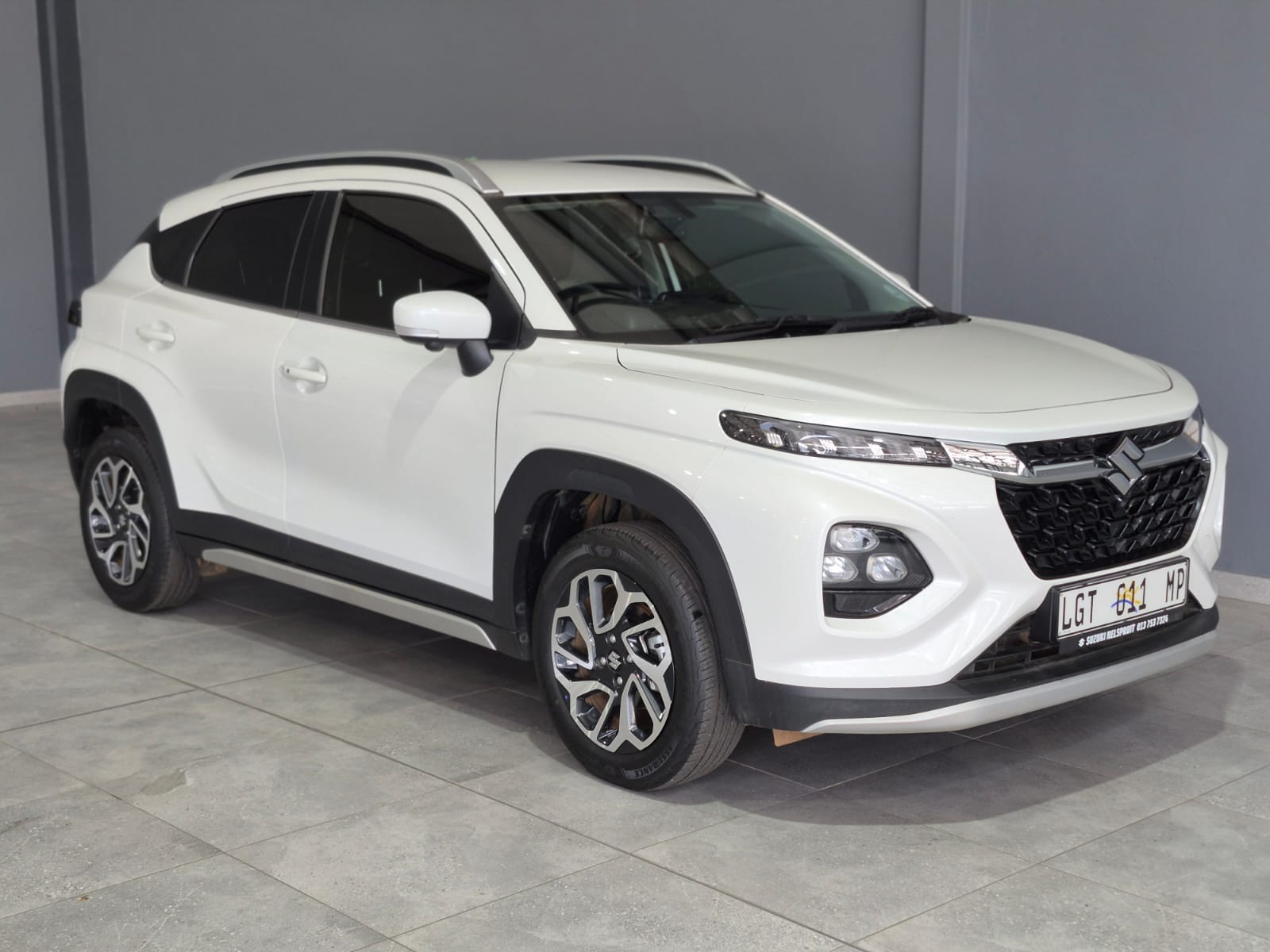 2025 Suzuki Fronx 1.5 GLX Auto Q2FyTGlzdGluZzo1ODEzMzk R329900