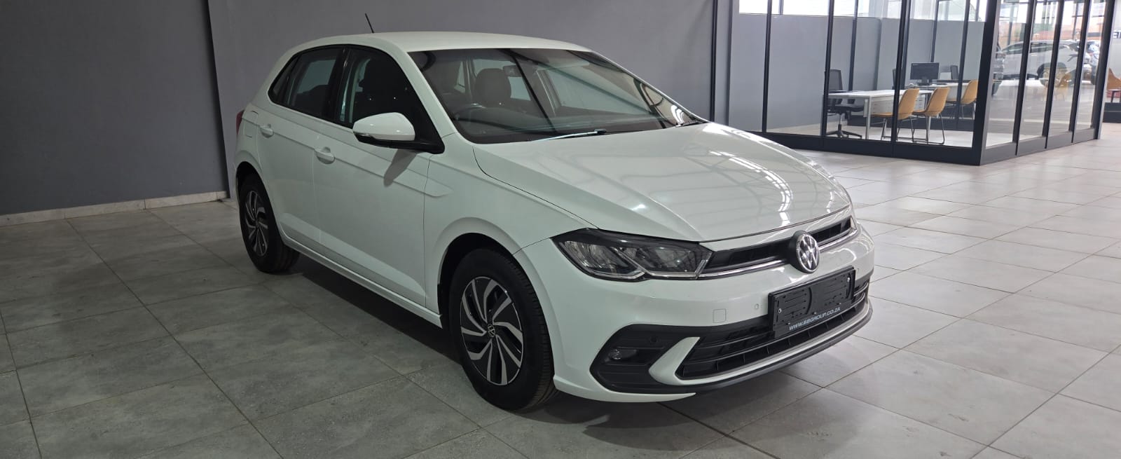 2022 Volkswagen VW Polo 1.0 TSi Life DSG Q2FyTGlzdGluZzo1MjcwMjU