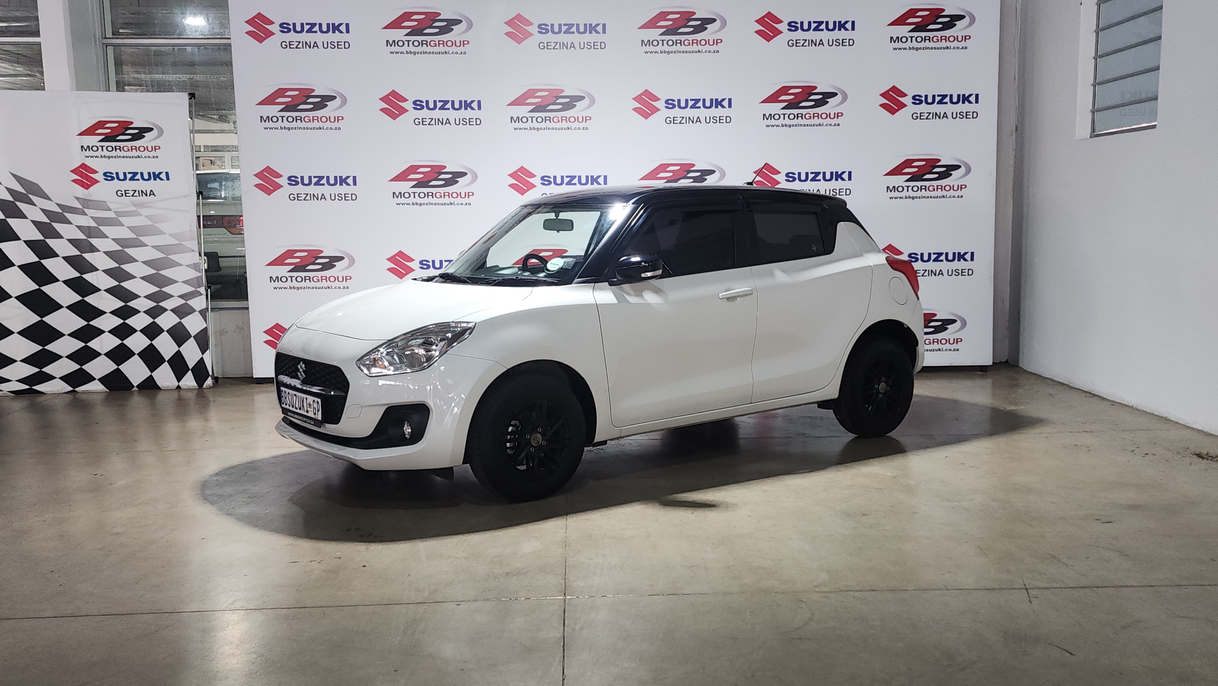 2024 Suzuki Swift 1.2 GL Q2FyTGlzdGluZzo0MDE1MTk R229900 | Avo Auto